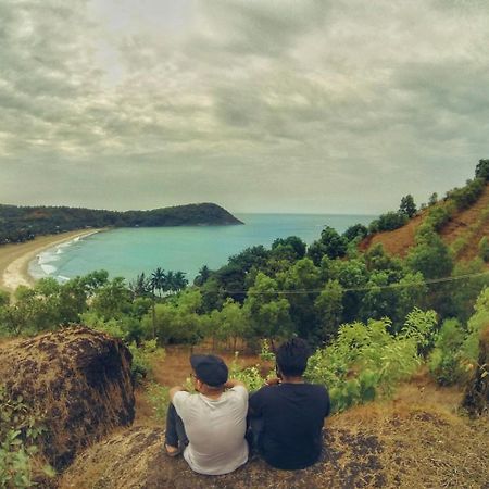 White Elephant Restaurant & Cottages Gokarna Gokarna  Bagian luar foto