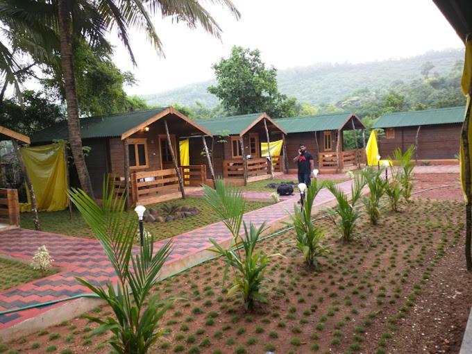 White Elephant Restaurant & Cottages Gokarna Gokarna  Bagian luar foto