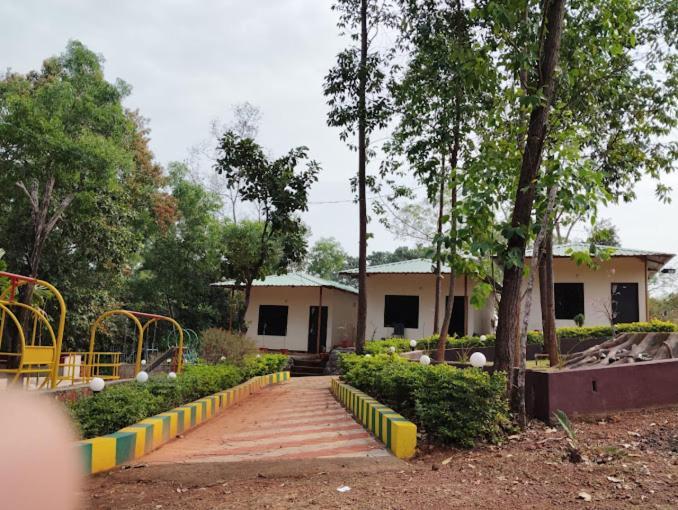 White Elephant Restaurant & Cottages Gokarna Gokarna  Bagian luar foto