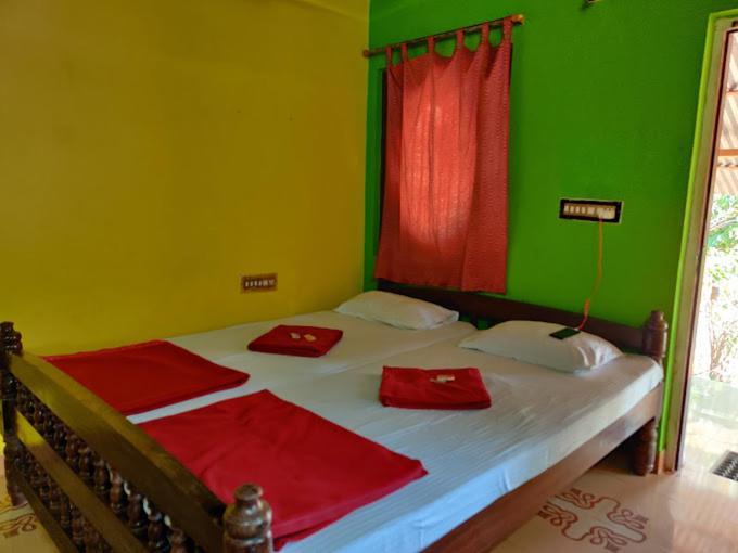 White Elephant Restaurant & Cottages Gokarna Gokarna  Bagian luar foto