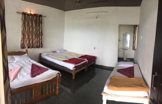 White Elephant Restaurant & Cottages Gokarna Gokarna  Bagian luar foto