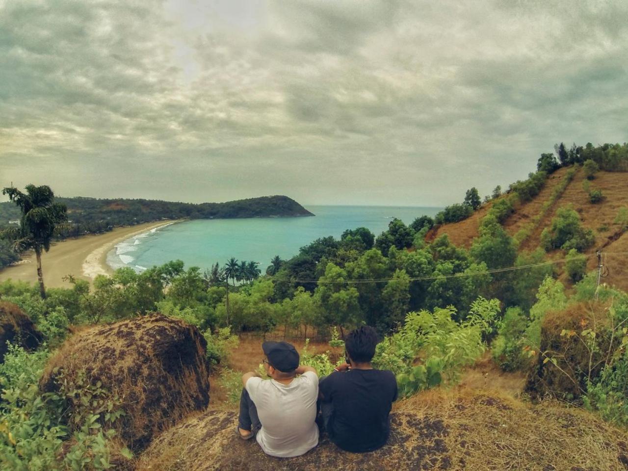 White Elephant Restaurant & Cottages Gokarna Gokarna  Bagian luar foto