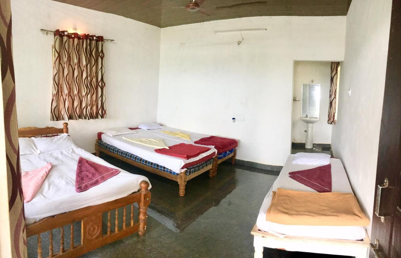White Elephant Restaurant & Cottages Gokarna Gokarna  Bagian luar foto
