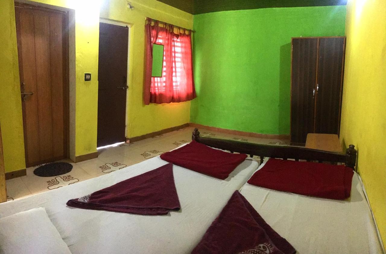 White Elephant Restaurant & Cottages Gokarna Gokarna  Bagian luar foto