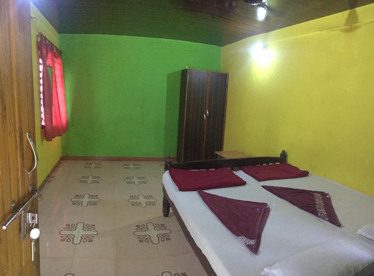 White Elephant Restaurant & Cottages Gokarna Gokarna  Bagian luar foto