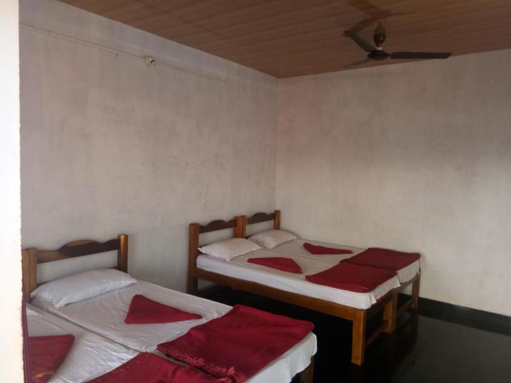 White Elephant Restaurant & Cottages Gokarna Gokarna  Bagian luar foto