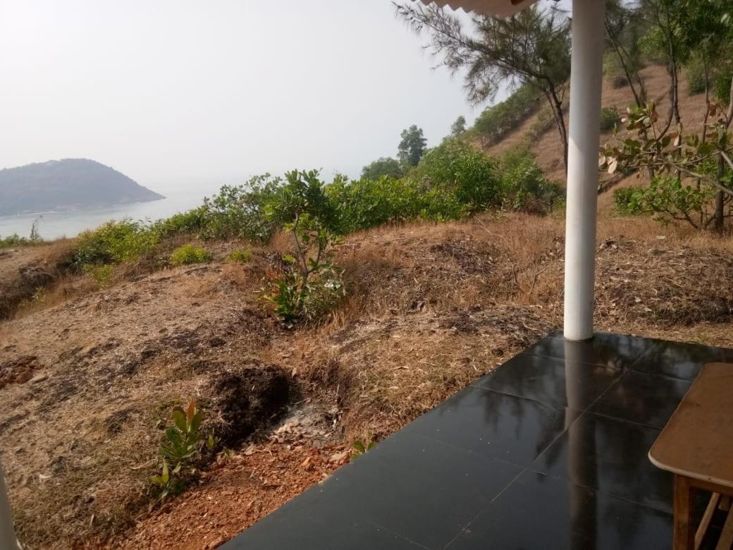 White Elephant Restaurant & Cottages Gokarna Gokarna  Bagian luar foto