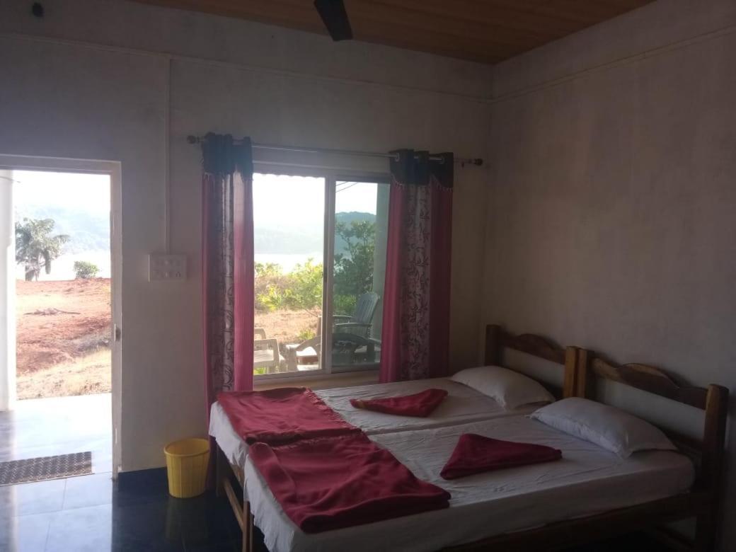 White Elephant Restaurant & Cottages Gokarna Gokarna  Bagian luar foto