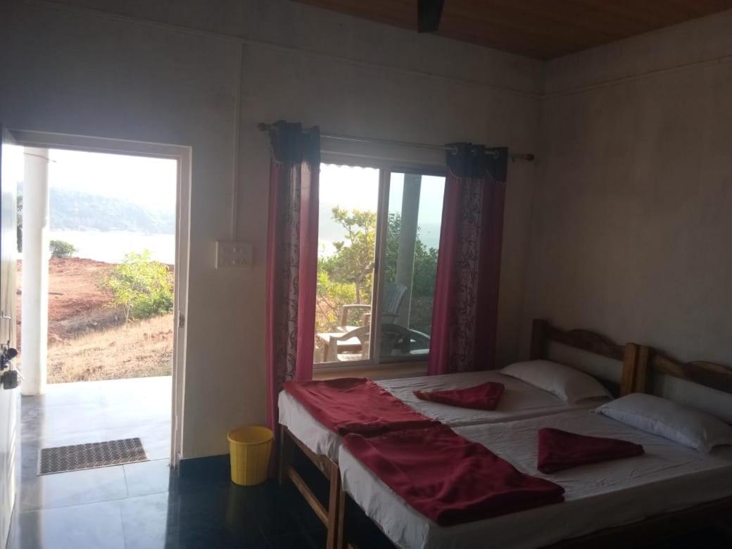 White Elephant Restaurant & Cottages Gokarna Gokarna  Bagian luar foto